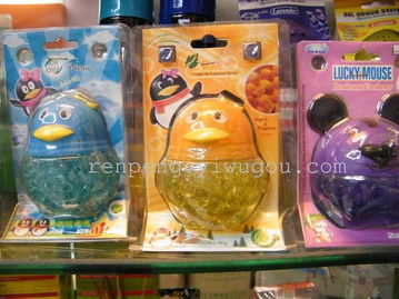 陳仁蓬日用品 義烏國(guó)際商貿(mào)城四區(qū)靜電刷與潔廁靈的專業(yè)供應(yīng)商